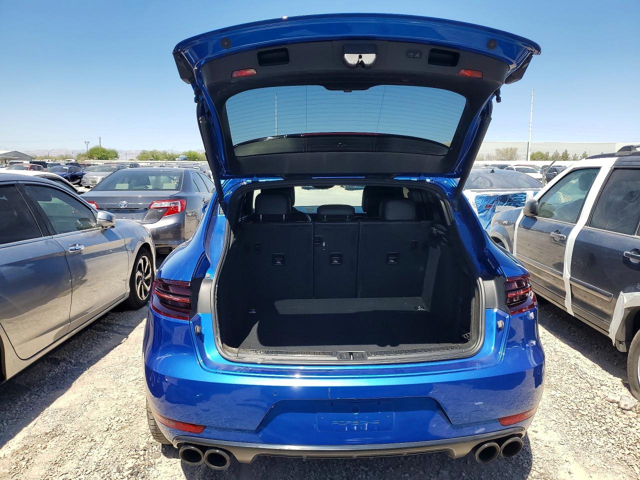 2017 PORSCHE MACAN