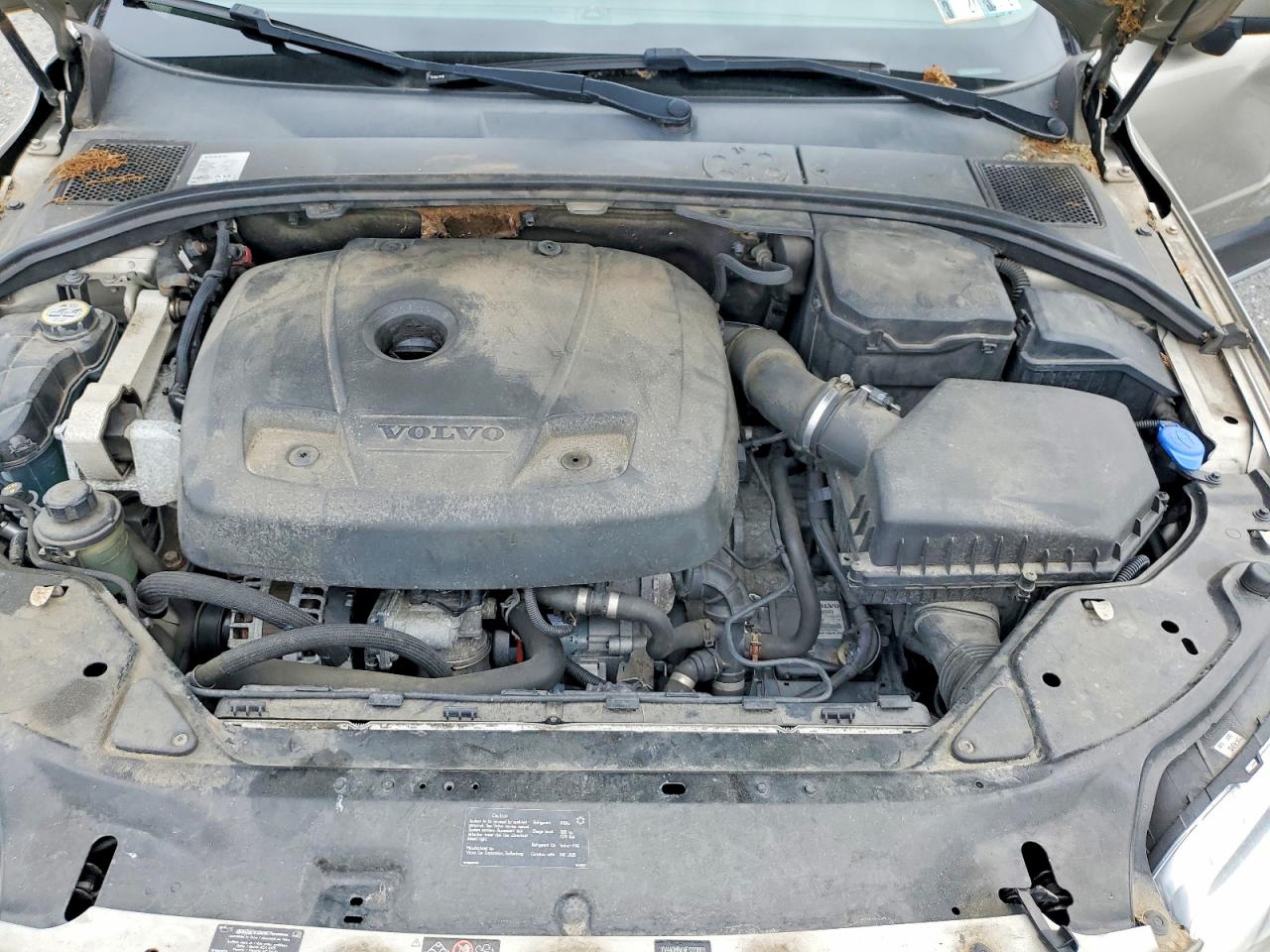 2015 VOLVO XC70 Premier (non R design)