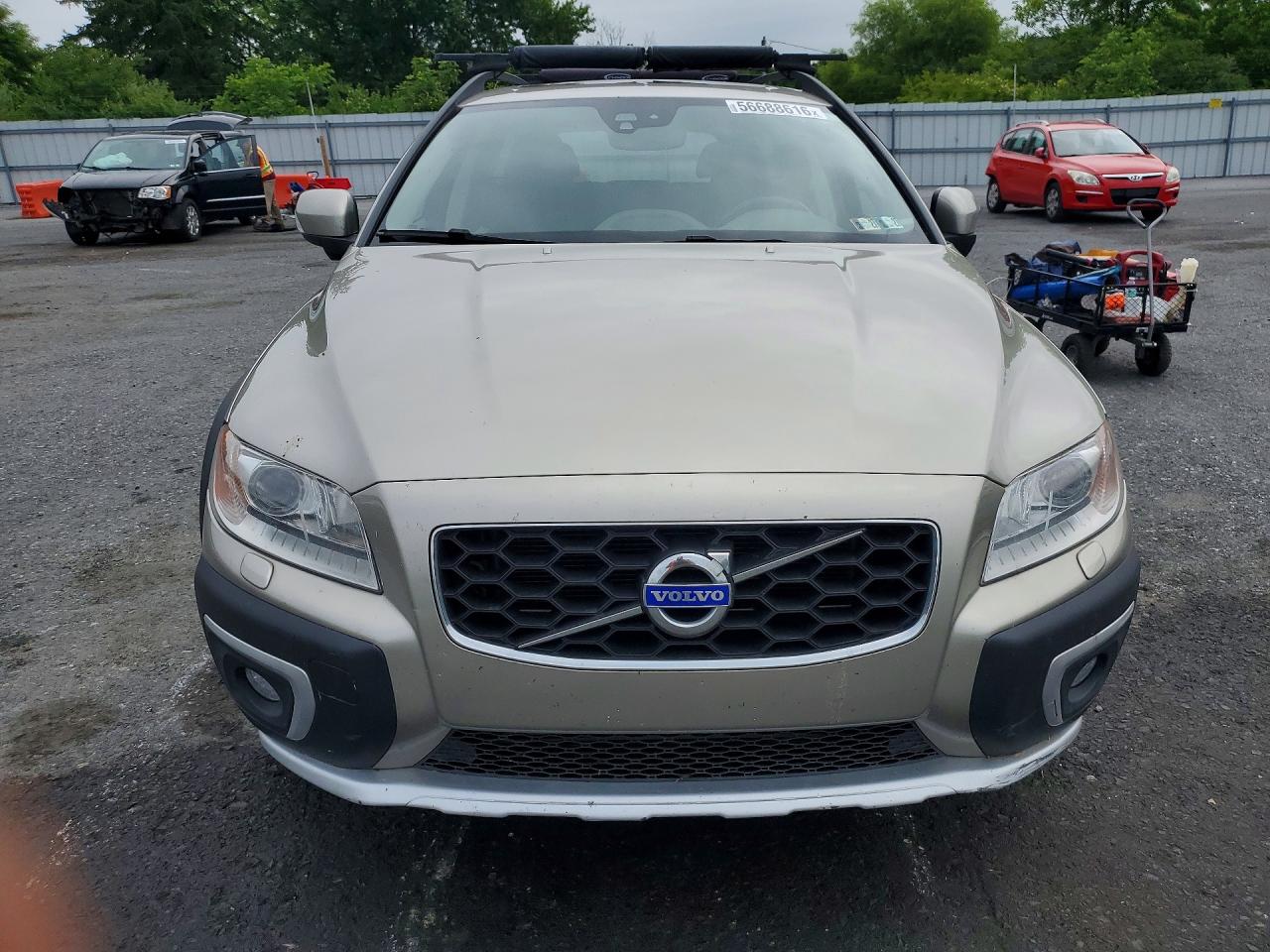 2015 VOLVO XC70 Premier (non R design)