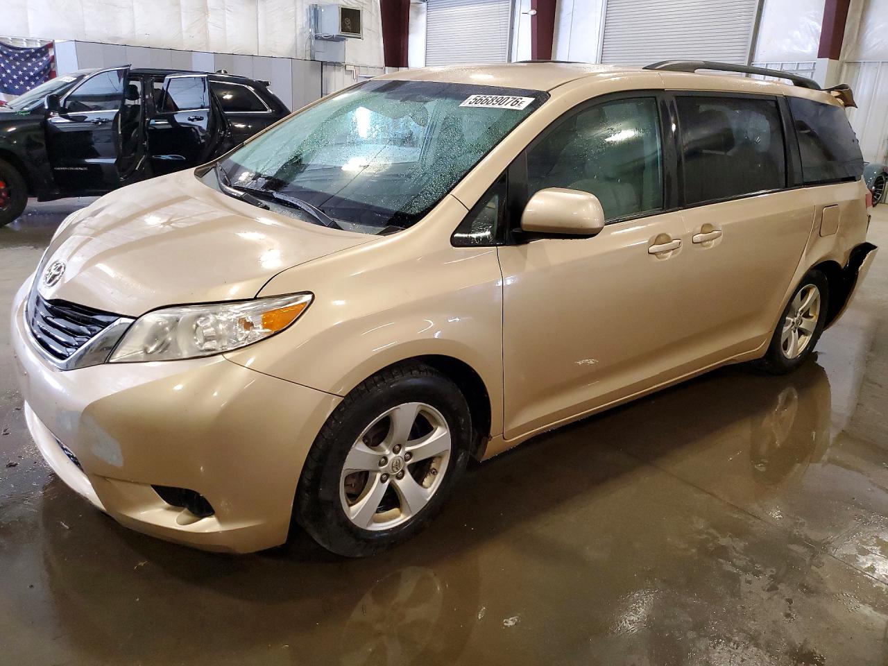 2012 TOYOTA SIENNA