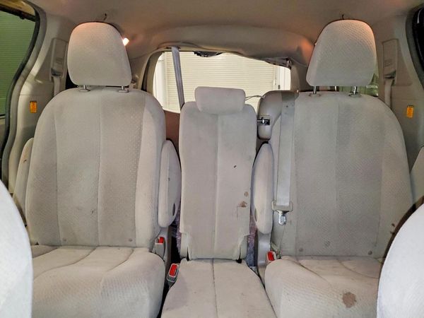 2012 TOYOTA SIENNA