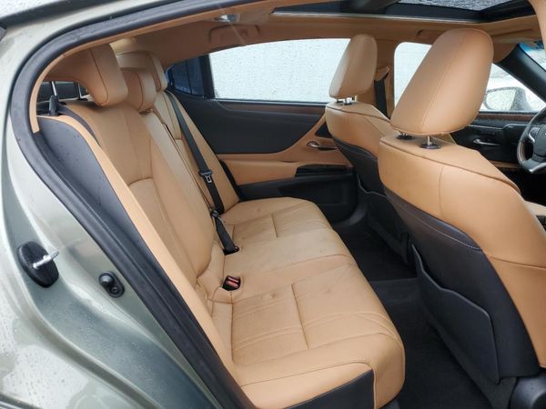 2023 LEXUS ES
