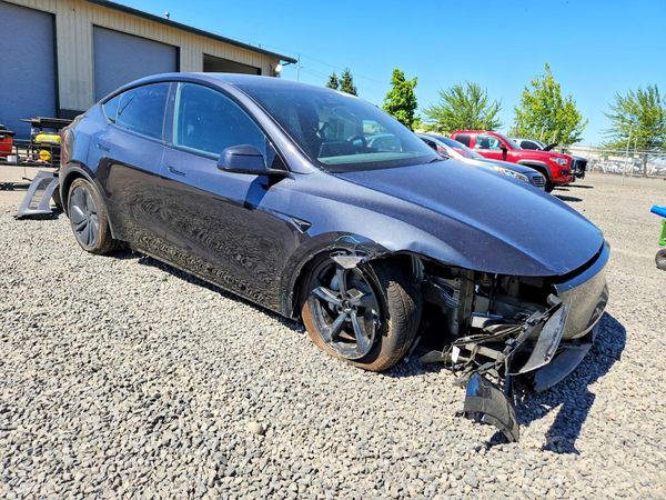 2026 TESLA MODEL Y
