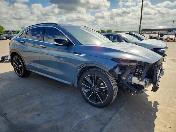 2022 INFINITI QX55 Essential