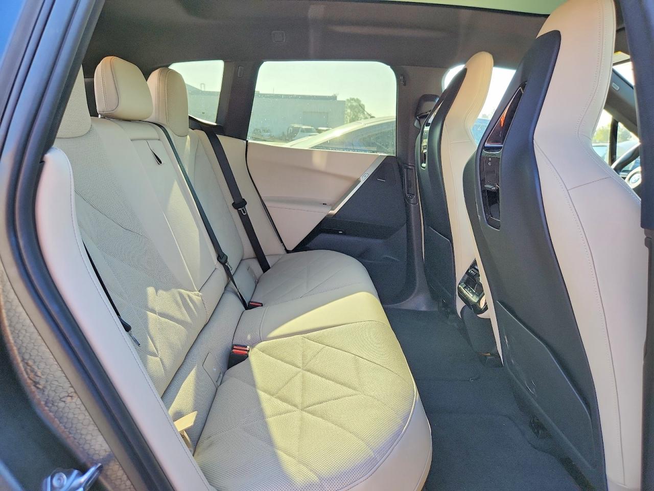 2025 BMW IX xDrive50