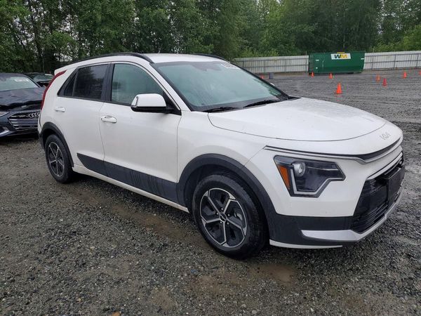2023 KIA NIRO