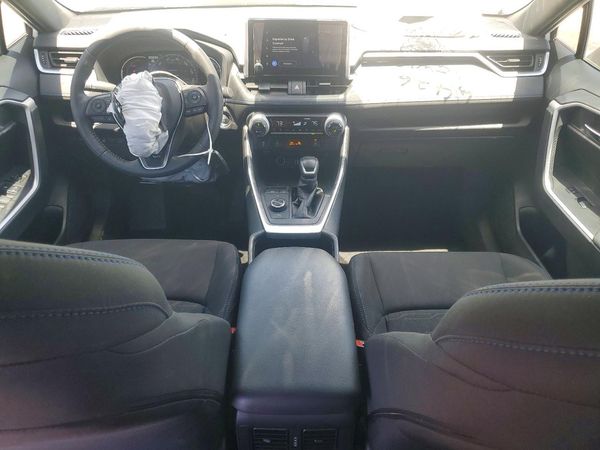 2024 TOYOTA RAV4 SE