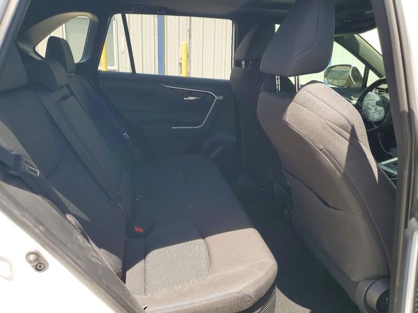 2024 TOYOTA RAV4 SE