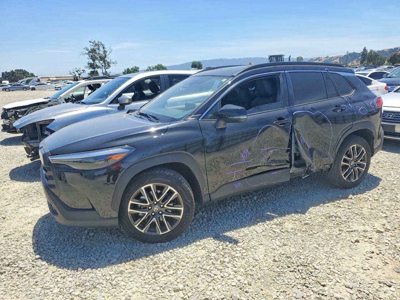 2026 TOYOTA COROLLA CROSS XLE