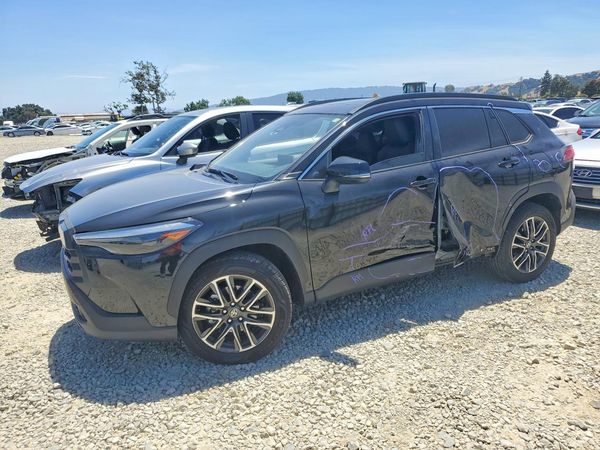 2026 TOYOTA COROLLA CROSS XLE