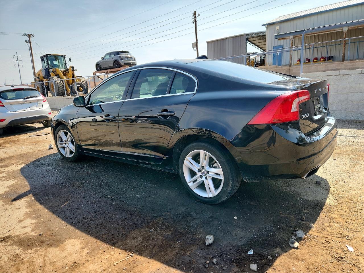 2015 VOLVO S60 Premier (non R design)