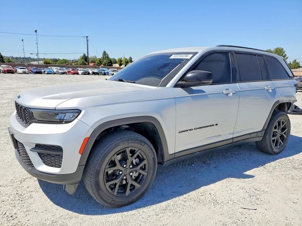 2024 JEEP GRAND CHEROKEE LAREDO 4X4
