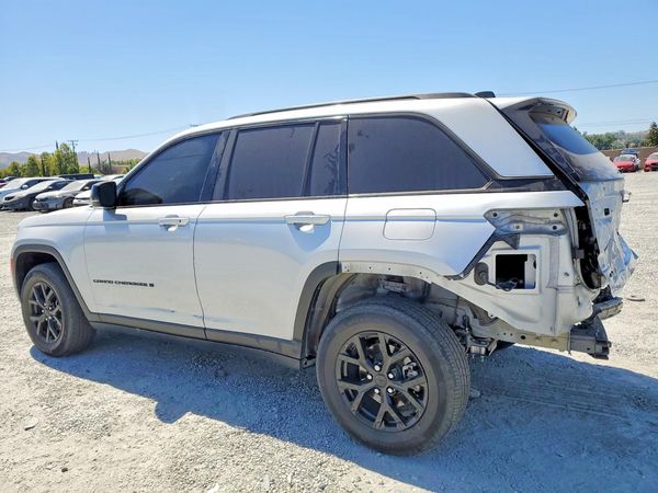 2024 JEEP GRAND CHEROKEE LAREDO 4X4