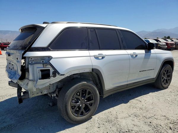 2024 JEEP GRAND CHEROKEE LAREDO 4X4