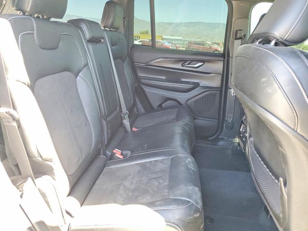 2024 JEEP GRAND CHEROKEE LAREDO 4X4