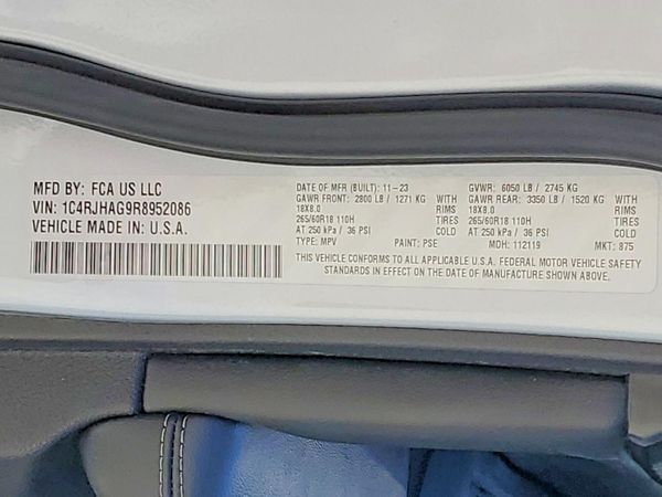 2024 JEEP GRAND CHEROKEE LAREDO 4X4