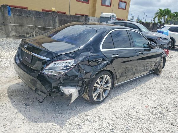 2017 MERCEDES-BENZ C C300