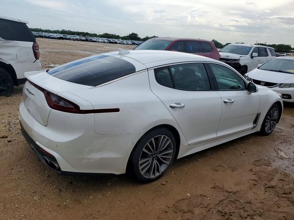 2019 KIA STINGER