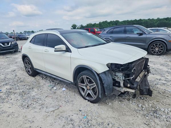 2015 MERCEDES-BENZ GLA GLA250