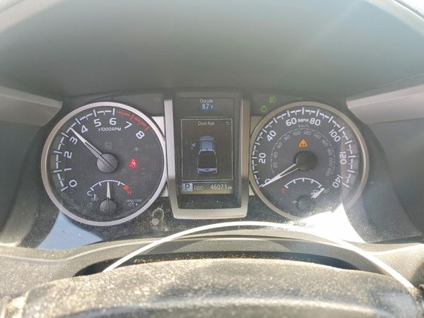 2022 TOYOTA TACOMA SR5