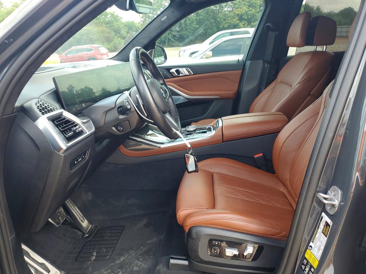 2024 BMW X7 M60i
