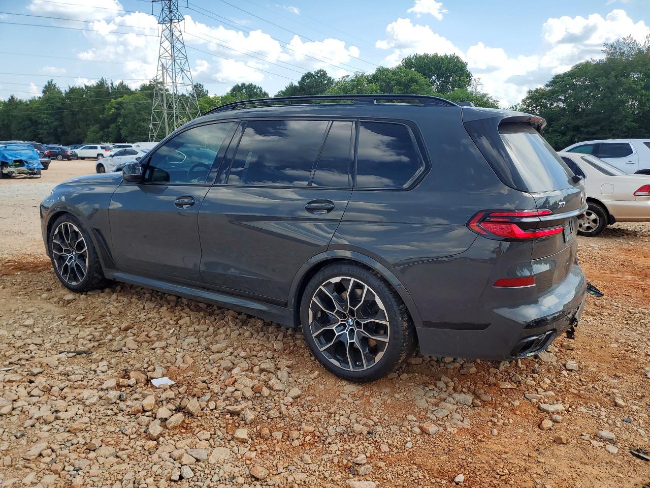 2024 BMW X7 M60i