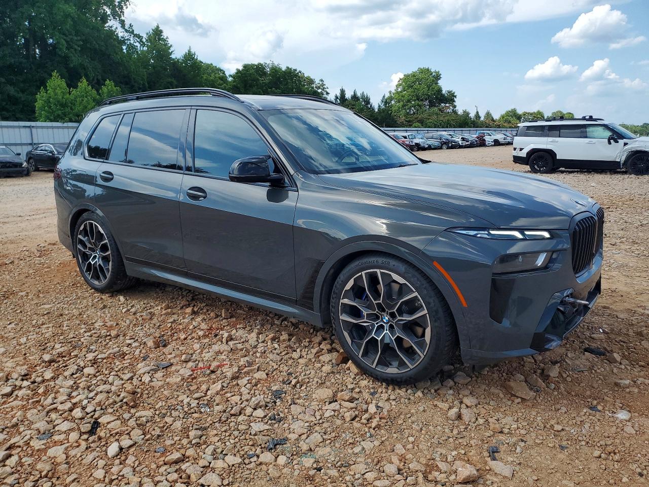 2024 BMW X7 M60i