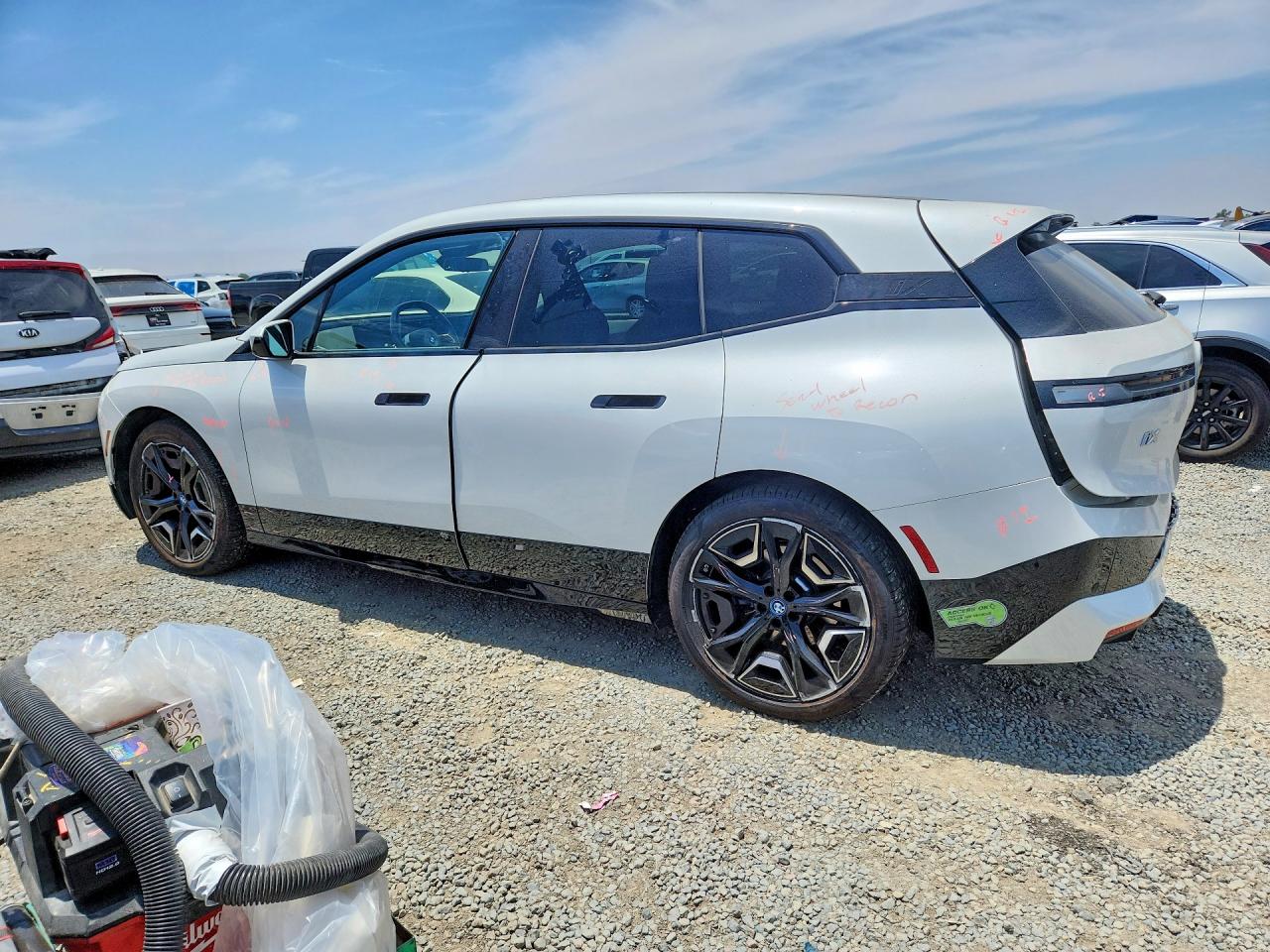 2023 BMW IX xDrive50i