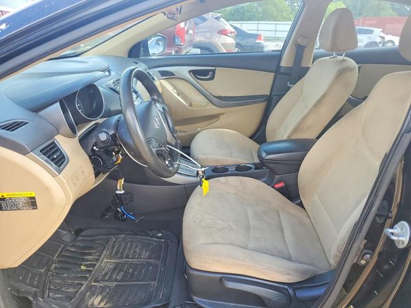 2013 HYUNDAI ELANTRA