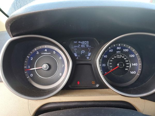 2013 HYUNDAI ELANTRA
