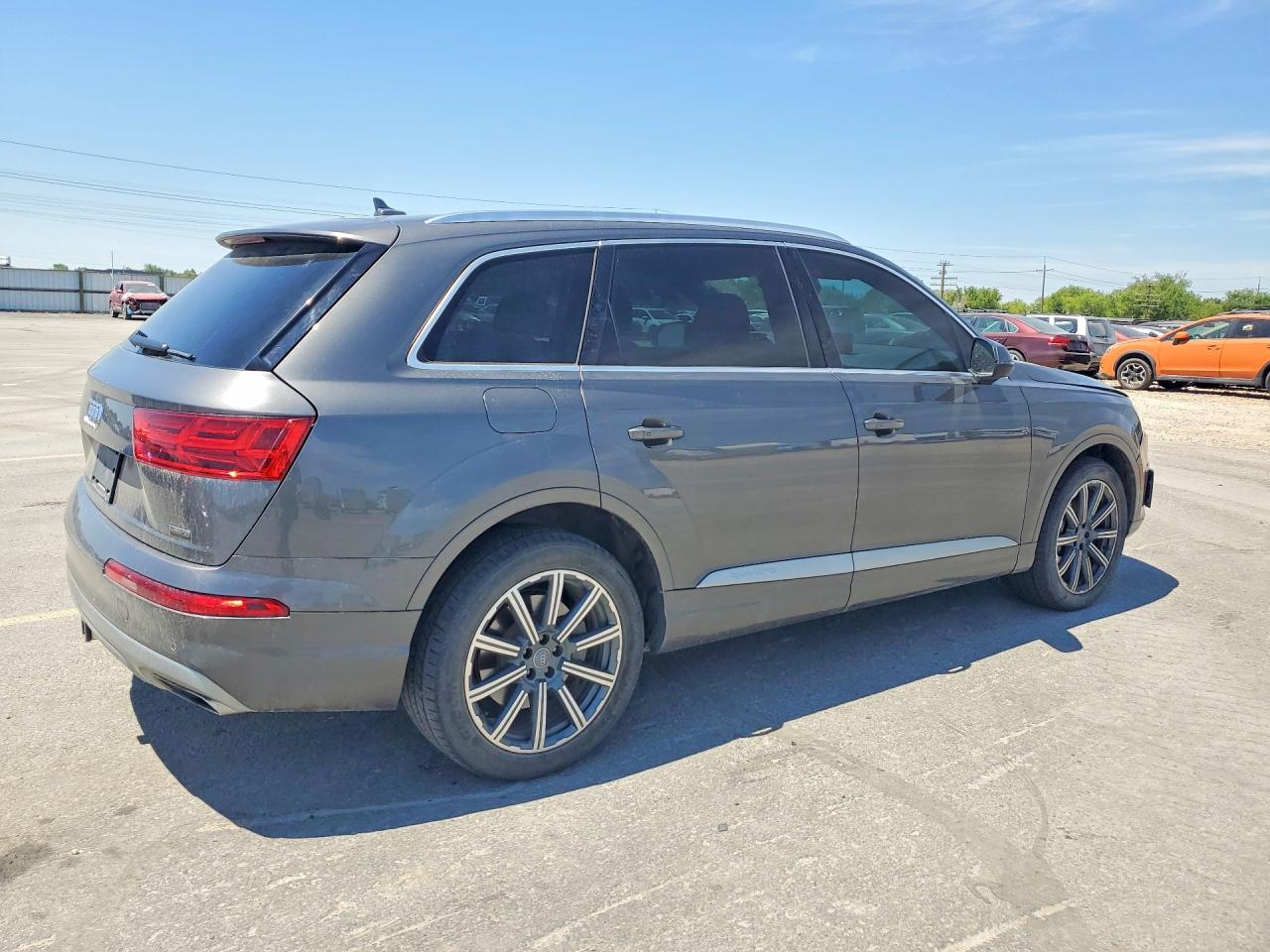 2018 AUDI Q7 quattro Premium Plus