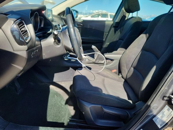 2015 MAZDA 3 Touring/GS