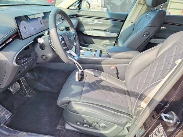 2026 GENESIS GV70