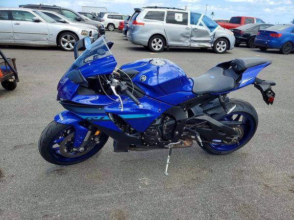 2024 YAMAHA YZFR1