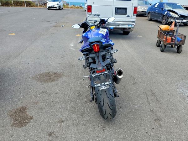 2024 YAMAHA YZFR1