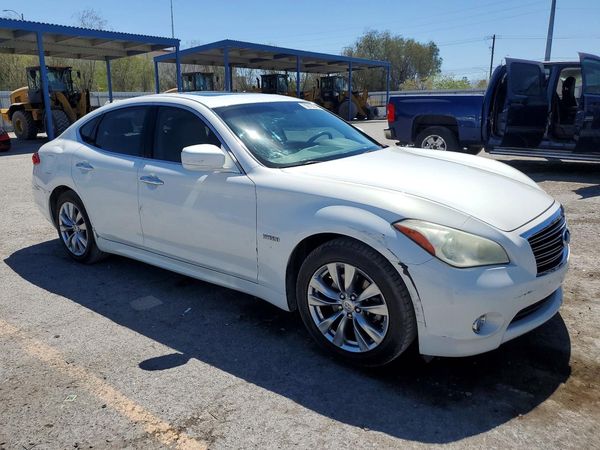 2012 INFINITI M35 — Passenger 3/4