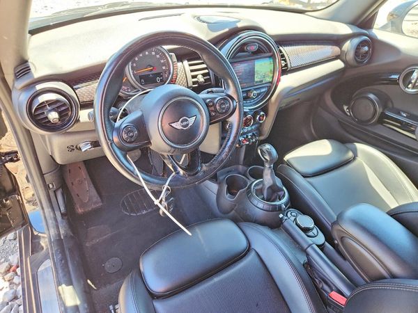 2016 MINI COOPER