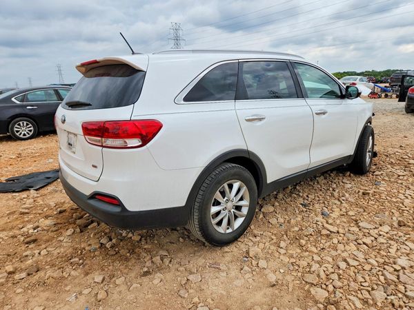 2016 KIA SORENTO L / LX