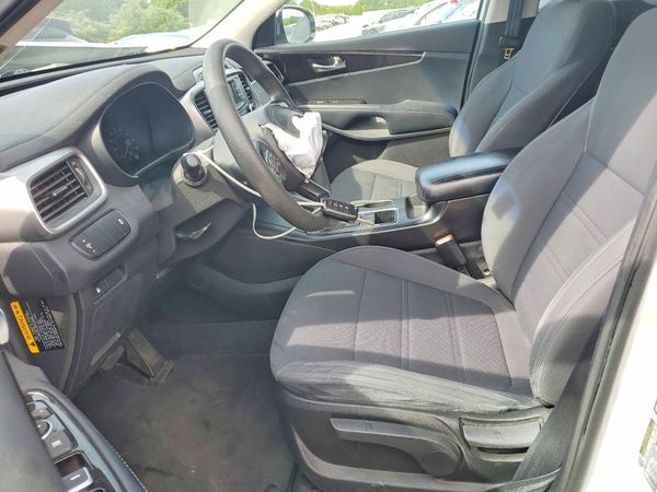 2016 KIA SORENTO L / LX