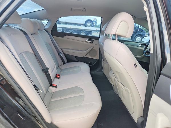 2017 HYUNDAI SONATA SE, Eco