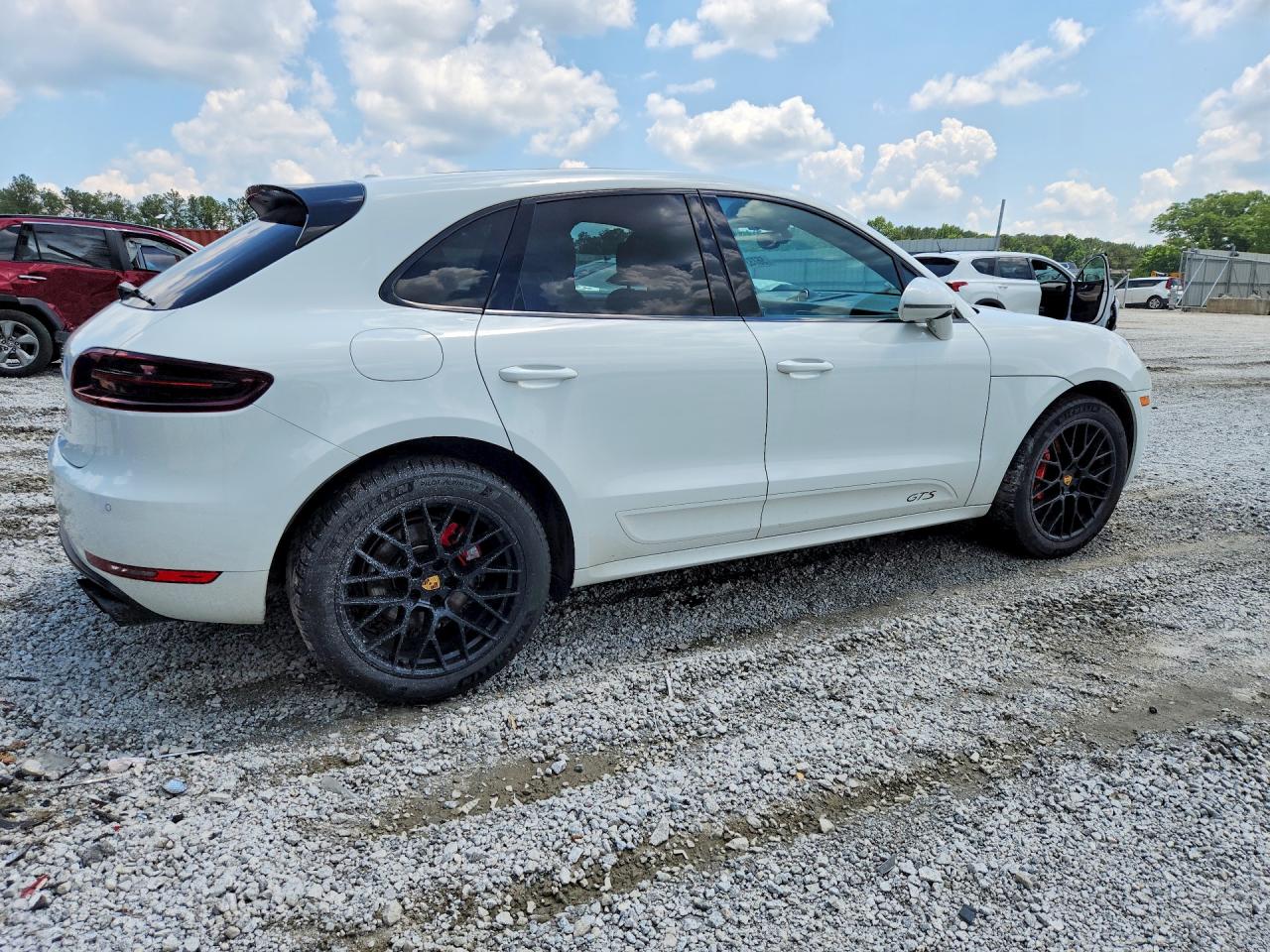 2018 PORSCHE MACAN Macan GTS