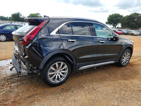 2022 CADILLAC XT4 Premium Luxury