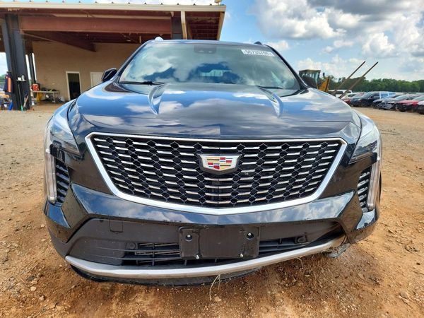 2022 CADILLAC XT4 Premium Luxury