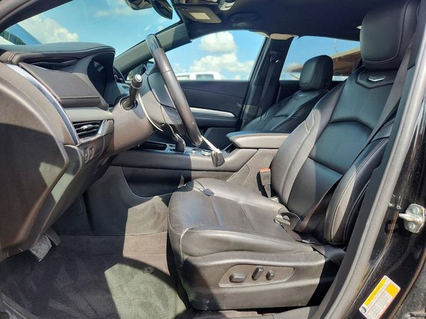 2022 CADILLAC XT4 Premium Luxury