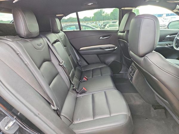 2022 CADILLAC XT4 Premium Luxury