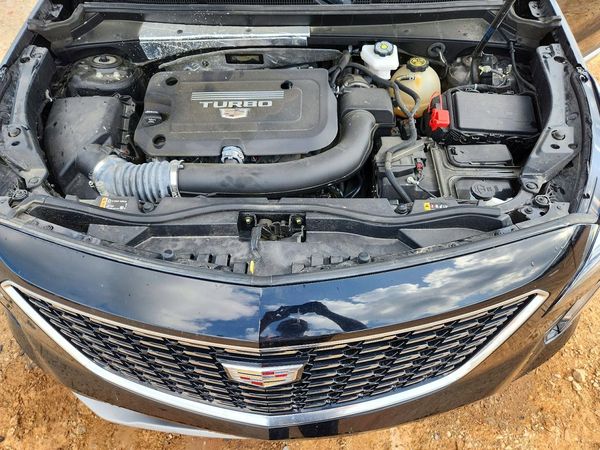 2022 CADILLAC XT4 Premium Luxury