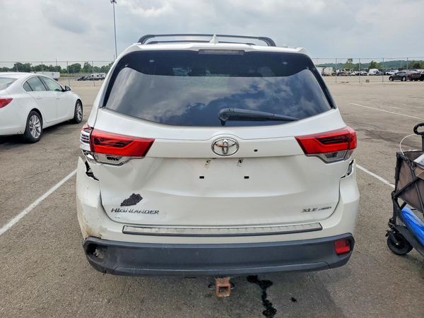 2017 TOYOTA HIGHLANDER SE/XLE — DIRR