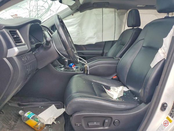 2017 TOYOTA HIGHLANDER SE/XLE — DENT