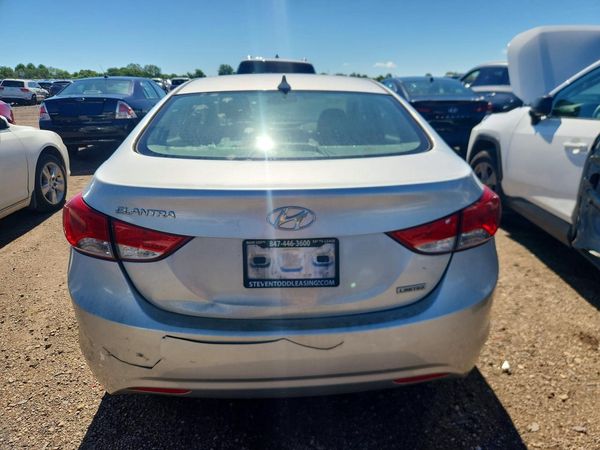 2013 HYUNDAI ELANTRA
