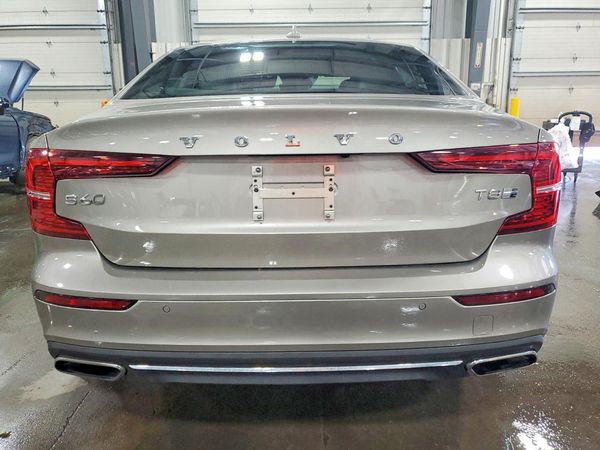 2019 VOLVO S60